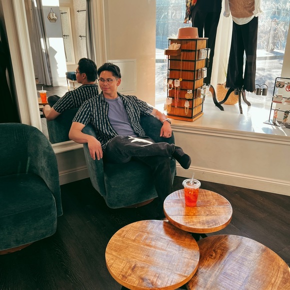 Meet your Posher, Mariah - Picture 4 of 7